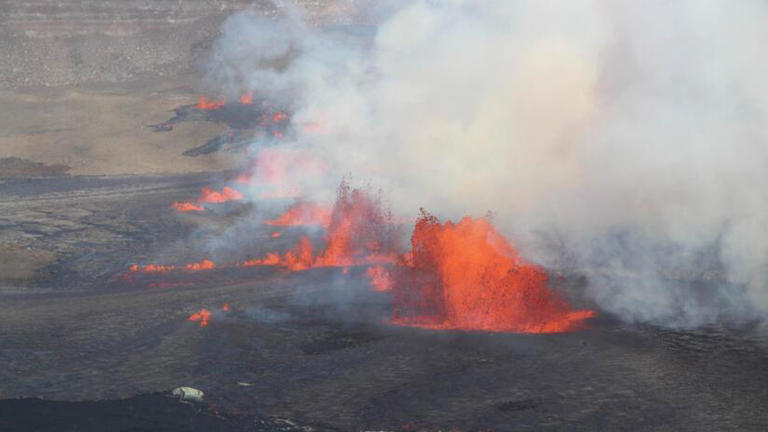 Hawaje w Zagrożeniu: Wulkan Kilauea Budzi Strach po Swoim Erupcyjnym Przebudzeniu