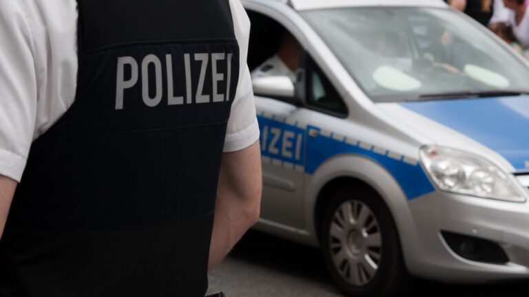 Spektakularny Pościg na Autostradzie A4: Dramatyczna Ucieczka Samochodu z Polskimi Tablicami Rejestracyjnymi