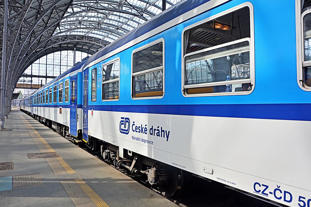 Awaria systemu bezpieczeństwa kolei – paraliż transportu w Czechach